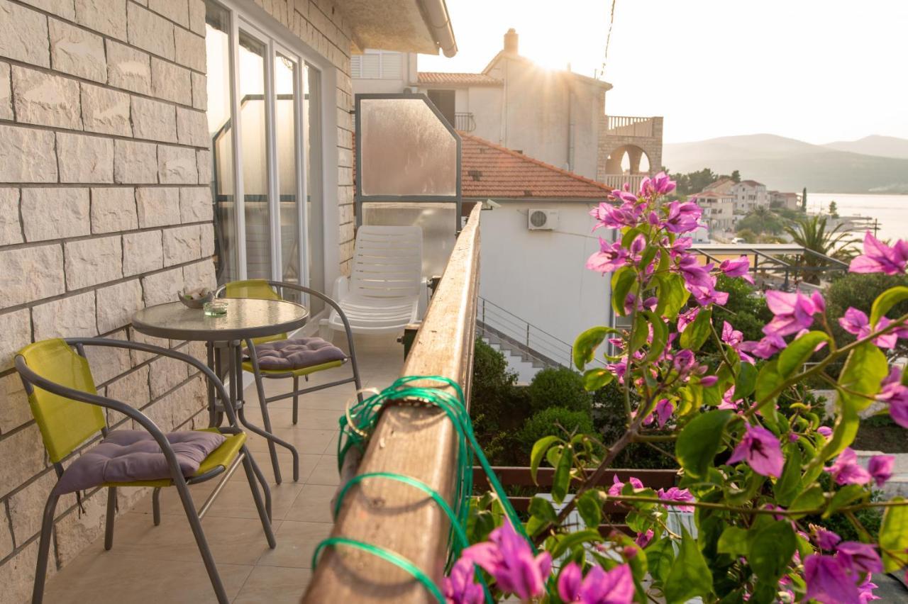 Villa Fjaba - By The Sea - With The Big Terraces & Great Sea View Trogir Exterior foto